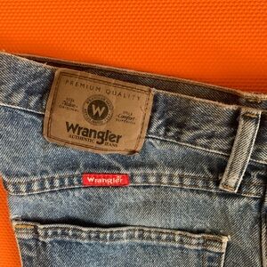 Men’s Vintage Wrangler Authentic Denim Jeans Reg Fit